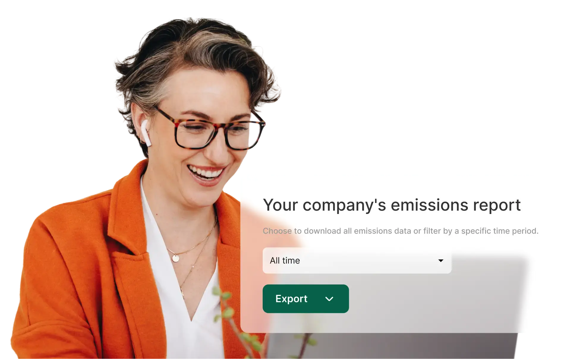 ESG manager using an ESG reporting tool to streamline CO2 accounting and compliance.